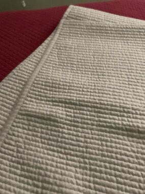 Textured Lightweight Queen Quilted Coverlet